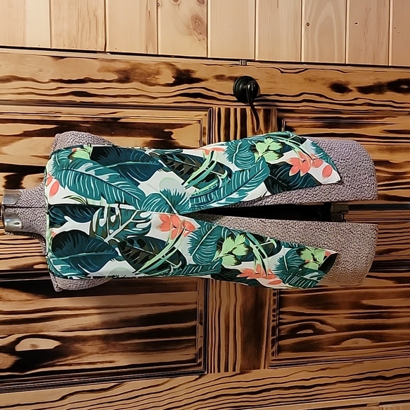 Express Tank Top - Picture 2 of 4